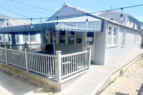 29 Irving Walk #BUNGALOW, Breezy Point, NY 11697