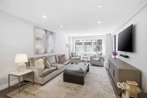 211 E 53rd St #4K, New York, NY 10022