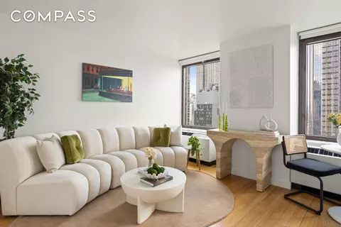 100 W 39th St #38I, New York, NY 10018