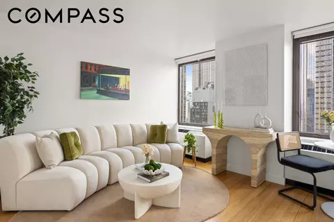 100 W 39th St #38I, New York, NY 10018