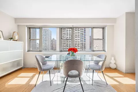 100 W 93rd St #8K, New York, NY 10025