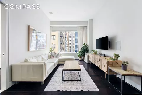 111 Fulton St #824, New York, NY 10038