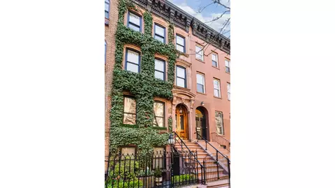 452 W 44th St, New York, NY 10036