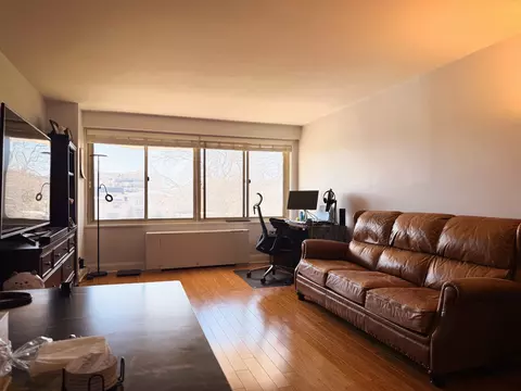 18-15 215th St #1B, New York City, NY 11360