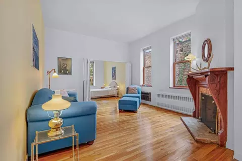 434 W 20th St #7, New York, NY 10011