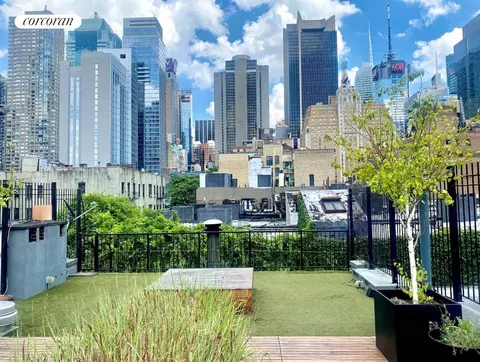 646 9th Ave #3RN, New York, NY 10036