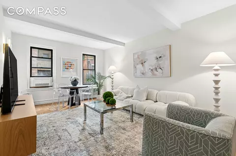 321 W 90th St #3E, New York, NY 10024