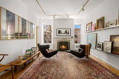 50 W 9th St #4B, New York, NY 10011