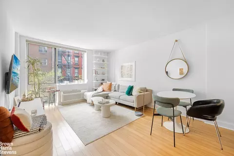 505 W 47th St #3ES, New York, NY 10036