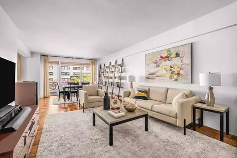 40 E 9th St #2G, New York, NY 10003