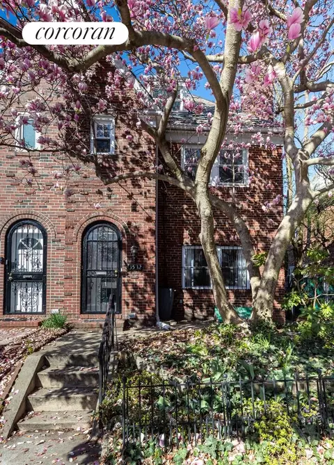 35-32 88th St, New York City, NY 11372