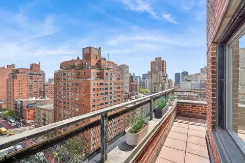 330 3rd Ave #16C, New York, NY 10010