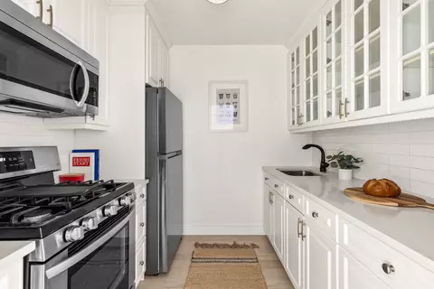 651 Vanderbilt St #R2, Brooklyn, NY 11218