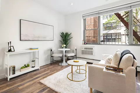 225 W 70th St #2A, New York, NY 10023