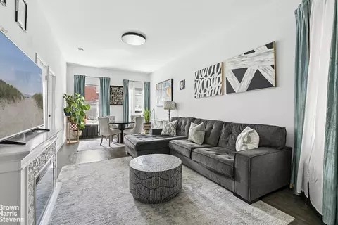 517 W 48th St #5F, New York, NY 10036