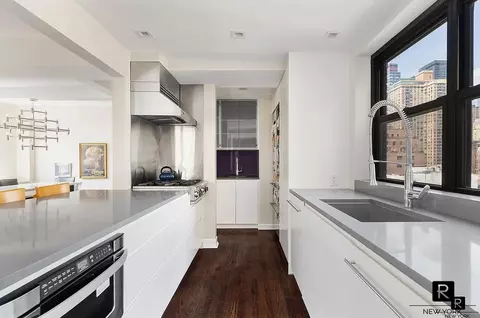 400 E 52nd St #9-F, New York, NY 10022