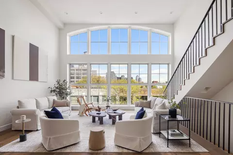 84 Oak St #3B, Brooklyn, NY 11222