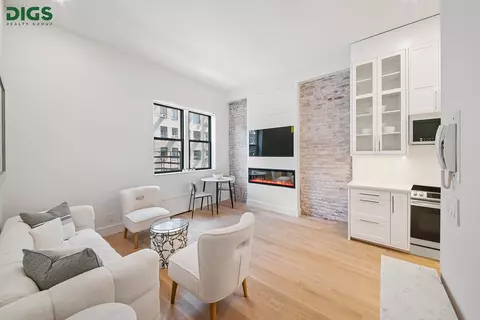 20 E 88th St #5A, New York, NY 10128