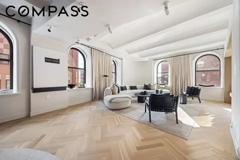 275 W 10th St #4C, New York, NY 10014
