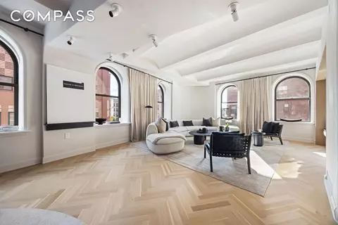 275 W 10th St #4C, New York, NY 10014