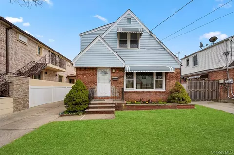 88-07 Sabre St, New York City, NY 11427