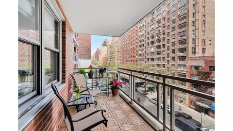 360 E 72nd St #A606, New York, NY 10021