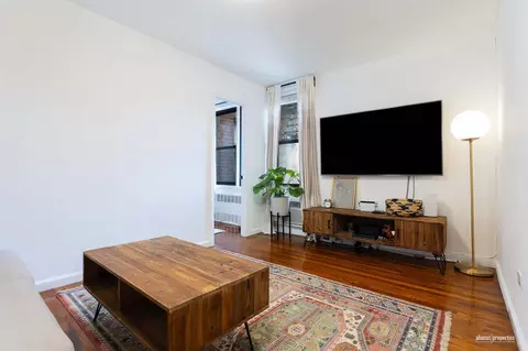 515 E 7th St #2A, Brooklyn, NY 11218