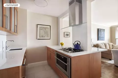61 Jane St #9N, New York, NY 10014