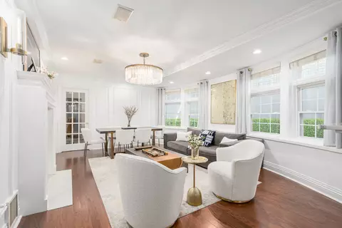 40 E 74th St #1, New York, NY 10021