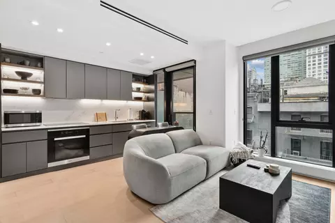 300 W 30th St #4B, New York, NY 10001