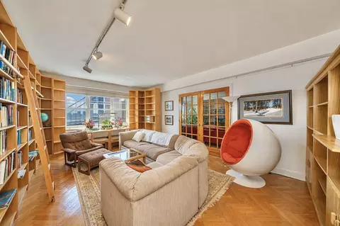 120 Cabrini Blvd #121/122, New York, NY 10033