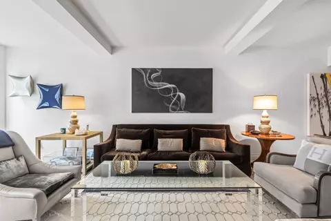 737 Park Ave #9A, New York, NY 10021