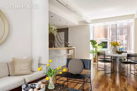 166 W 18th St #4A, New York, NY 10011