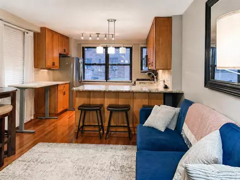 305 E 40th St #3X, New York, NY 10017