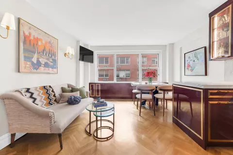 420 E 55th St #8U, New York, NY 10022