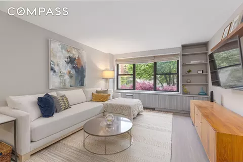 201 W 70th St #2B, New York, NY 10023