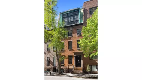 10 W 9th St, New York, NY 10011