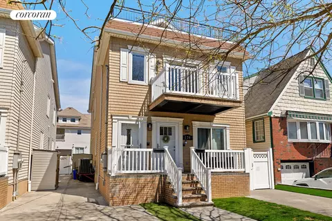 174 Beach 125th St #2D, Rockaway Park, NY 11694