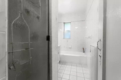 Bath - 915 E 17th St #116, Brooklyn, NY 11230 photo 2 of 2