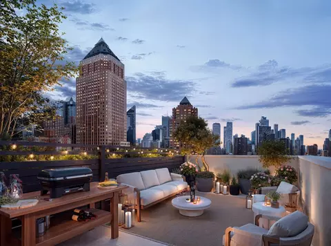 349 W 51st St #PHB, New York, NY 10019