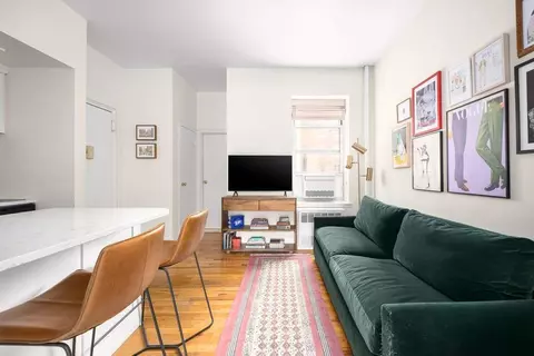 26 Gramercy Park S #6G, New York City, NY 10003