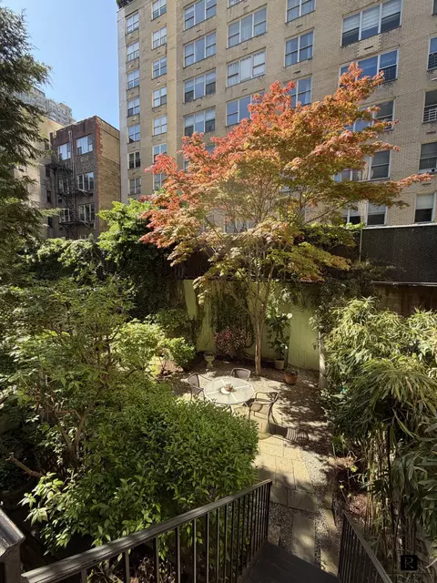 216 E 75th St #1W-2W, New York, NY 10021