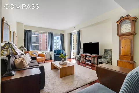 44-27 Purves St #8A, New York City, NY 11101