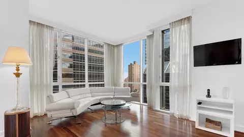 60 E 55th St #36A, New York, NY 10022