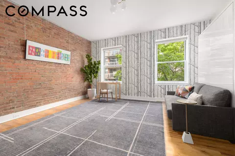 421 W 22nd St #4R, New York, NY 10011