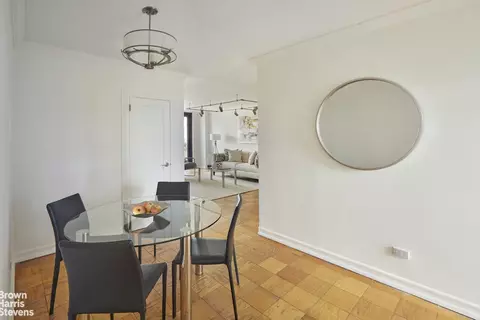 301 E 87th St #22A, New York, NY 10128