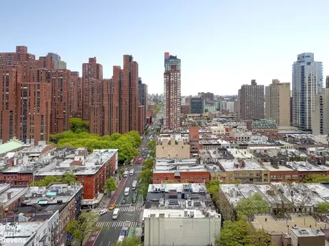 301 E 87th St #22A, New York, NY 10128
