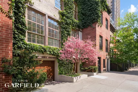 432 E 84th St, New York, NY 10028