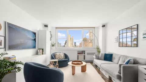 77 7th Ave #17H, New York, NY 10011