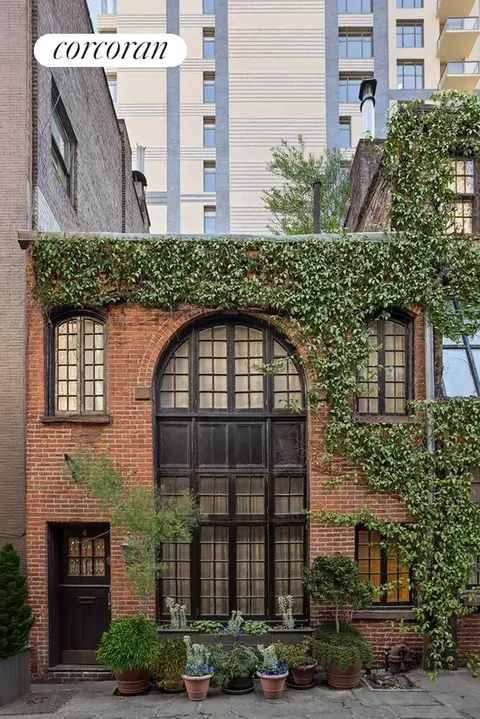 4 Sniffen Ct, New York, NY 10016